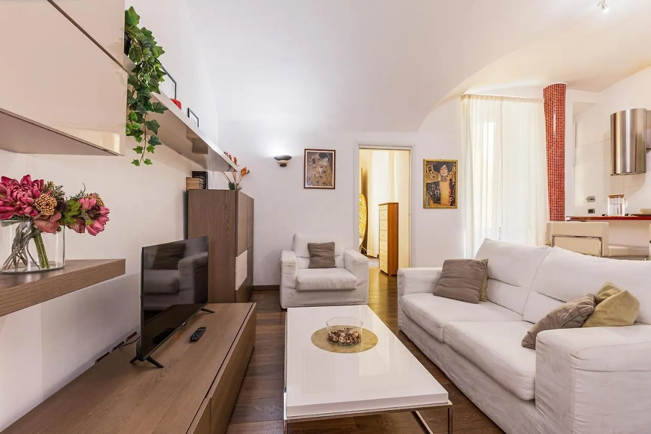 Rome As You Feel - Santamaura Vatican Apartment Italy