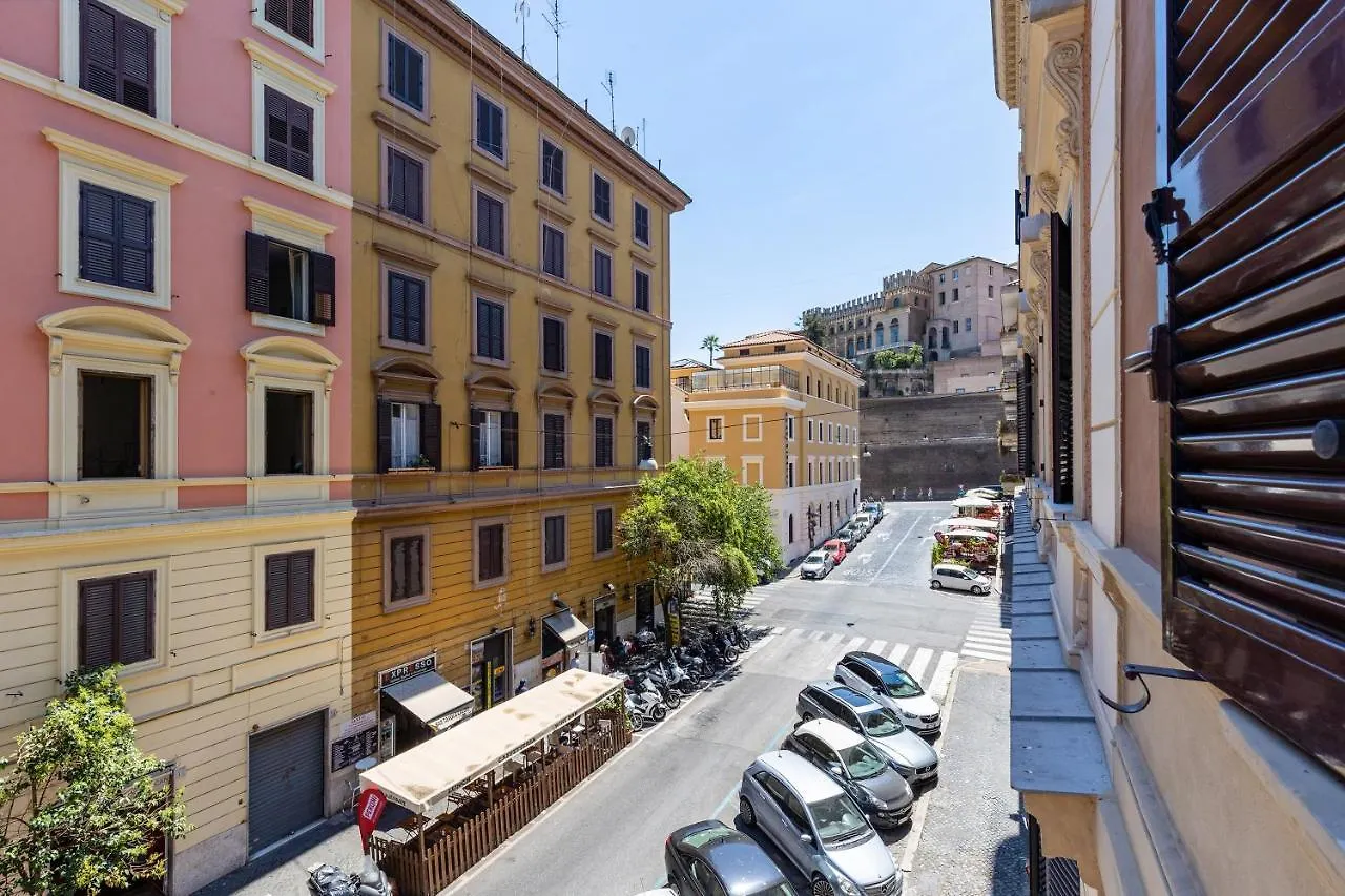 Rome As You Feel - Santamaura Vatican Apartment